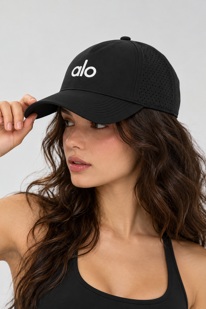 Retrato atlético con gorra alo.webp